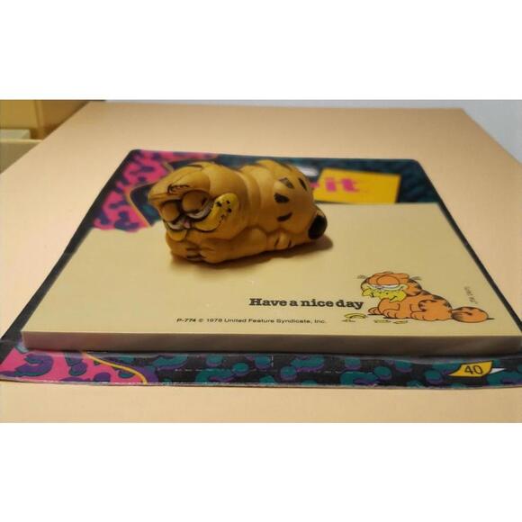 Vintage Garfield Post-it Notes - New/Sealed and Vintage Garfield Eraser Figurine - Picture 1 of 10